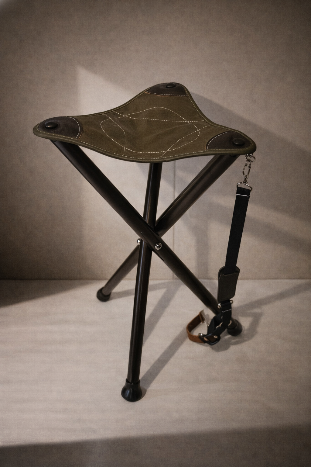 Huntra Heritage Canvas & Leather Folding Tripod Stool